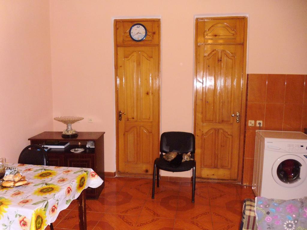 Hotel Private House In Batumi Habitación foto